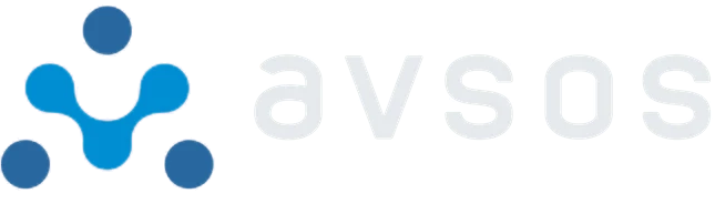 Avsos logosu: Üç akışkan mavi parçadan oluşan sembol ile küçük harfli beyaz kelime işaretinin koyu zemin üzerindeki kullanımı.