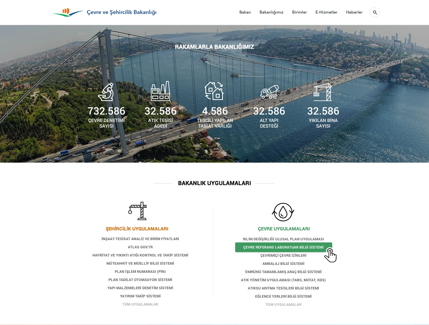 Content sections highlighting the ministry’s statistics and digital applications.