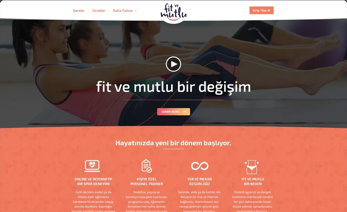 Video alanı ve turuncu avantajlar bölümüyle Fit ve Mutlu ana sayfası