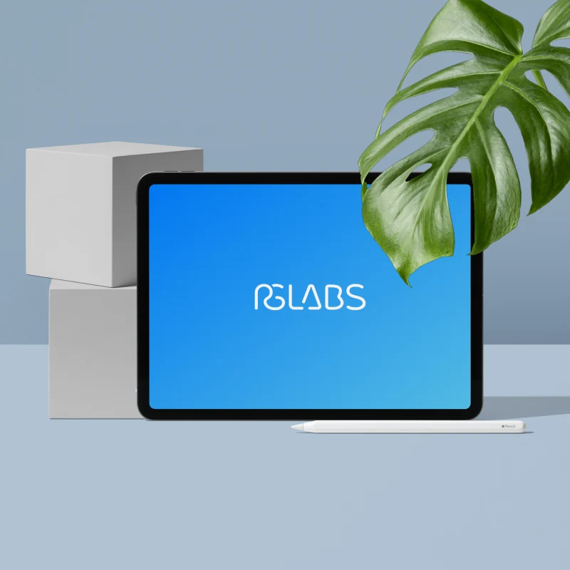 Tablet uygulaması: RGLABS logosunun dijital ekran üzerindeki kullanımı.
